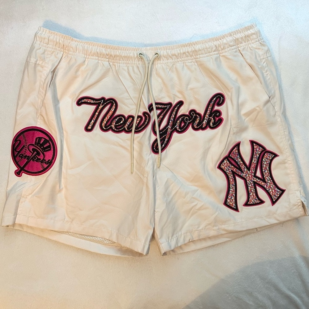 NWT New York Yankees Pro Standard Team Men's Swim Shorts XL Ivory LNY3314727